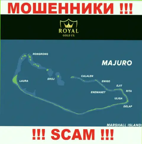 Рекомендуем избегать совместной работы с интернет-мошенниками RoyalGoldFX Com, Majuro, Marshall Islands - их место регистрации
